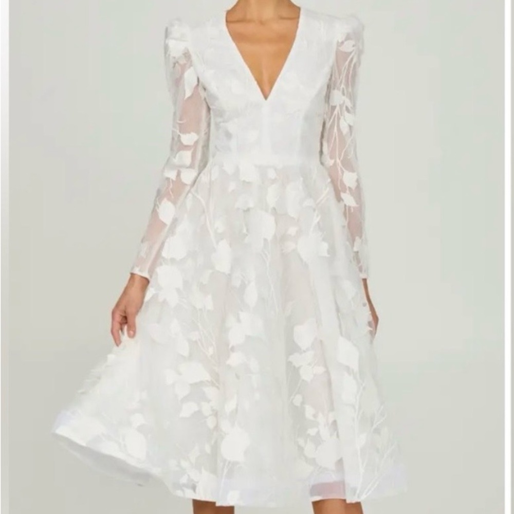 Elegant White Long Sleeve Dress